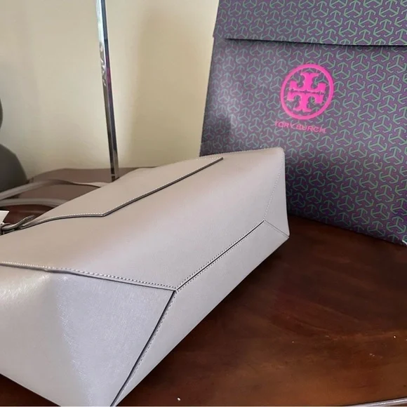 New Tory Burch EMERSON LARGE DOUBLE ZIP TOTE bag - Picture 8 of 16